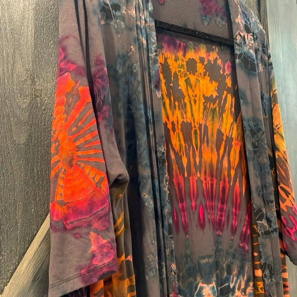 Kathmandu Imports | Tie Dye Kimono Robe - Picture 2 of 7
